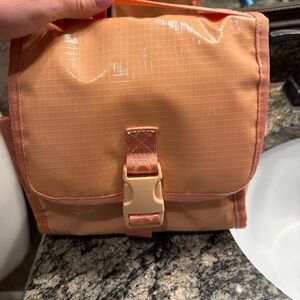 Terra Hanging Toiletry Bag